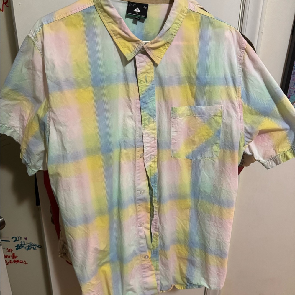 Bundle of 3 Men’s Short-Sleeve Shirts - Columbia XXL, LRG XXL, Arizona Jeans XXL